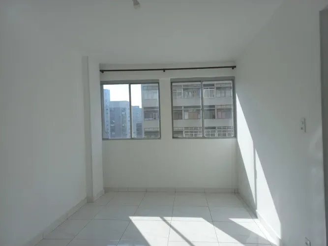 KIT à 3 min. do Metrô Liberdade, próx. Fórum João Mendes, Hospital Leforte
