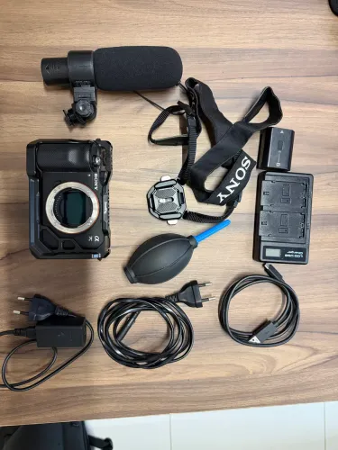 Sony A7C mais acessórios