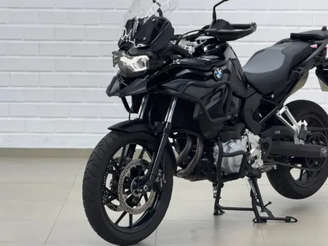 BMW F 750 GS TRIPLE BLACK 2023 ?