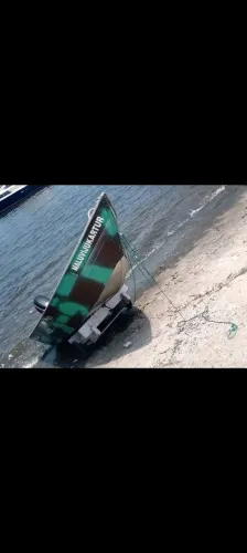 Vende-se barco de alumínio e motor 25hp