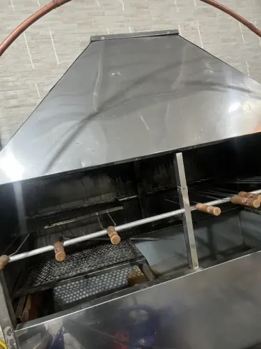 Churrasqueira Grande de Alumínio com Coifa + 9 Espetos Duplos