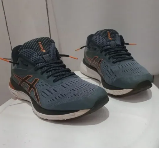 Tênis Asics Cumulus 20 Numero 40 Corrida Usado Ótimo