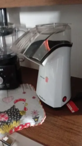 Vende uma pipoqueira elétrica nova por 150 reais