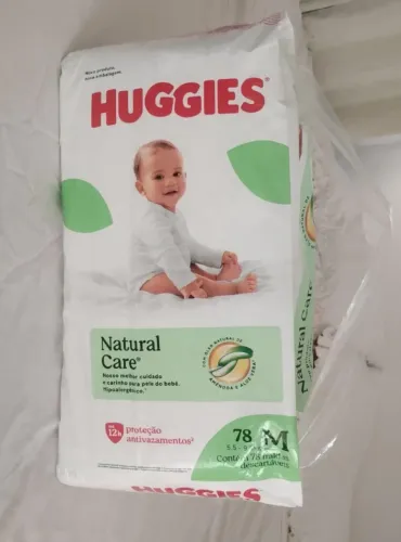 Vende-se fralda descartável HUGGIES M