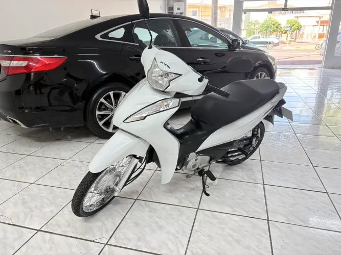 Honda biz 110i branca com partida eletrica