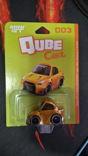 Miniatura Mini GT Qube Carz 003 Novo Estilo Hot Wheels