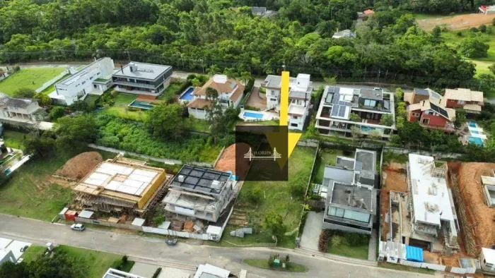 Terreno em condomínio fechado em Cacupé