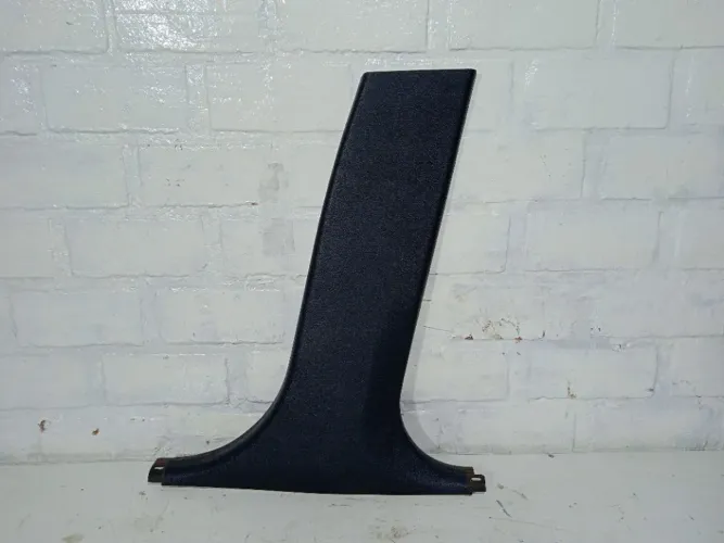 Moldura Acabamento Coluna Inferior Direita Bmw 116i 118i 120