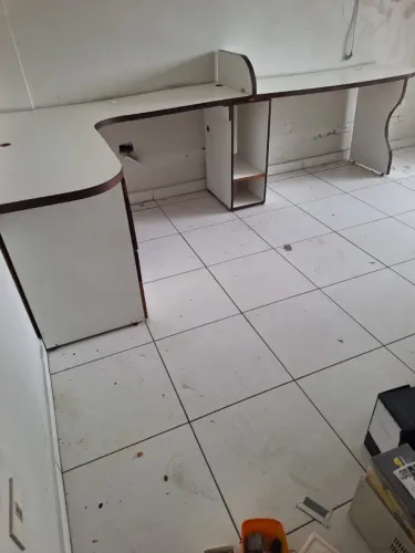 Mesa de bancada para escritório