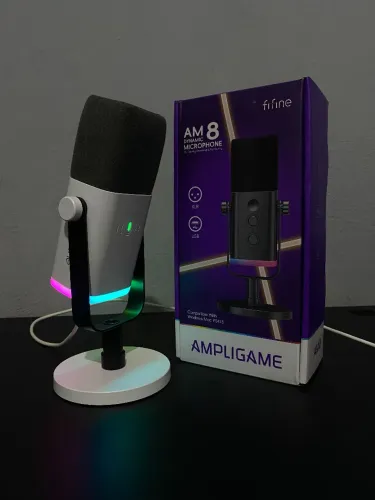 Microfone de mesa - Fifine ampligame AM8 - Branco RGB
