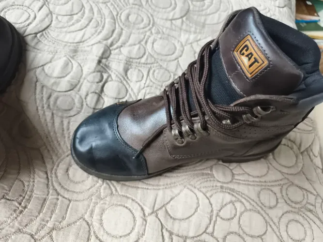 Botas de Couro ( Novas ) NUNCA USADAS