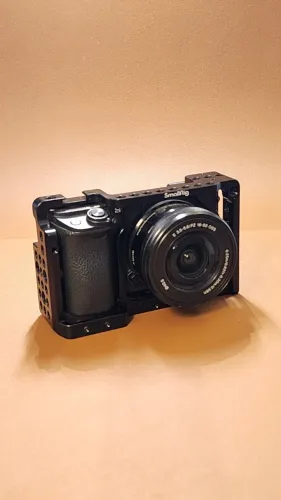 Sony a6300 com Cage