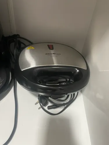 Sanduicheira Grill Britânia - em ótimo estado
