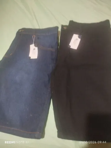 Duas bermudas jeans pelo preço de uma