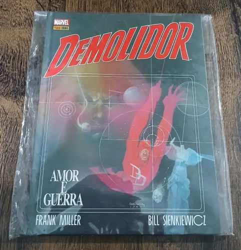 HQ Demolidor: Amor e Guerra (Frank Miller, seminova)