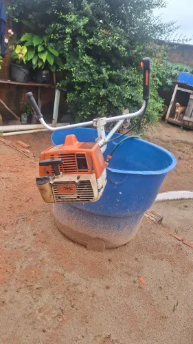 Roçadeira STIHL FS220