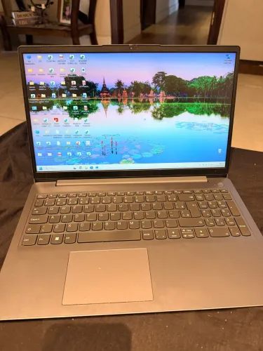 Notebook Lenovo (EXTREMAMENTE NOVO)