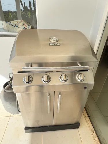 Churrasqueira alto padrão a gás  Char-broil 