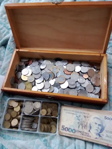 Notas e moedas raras e antigas