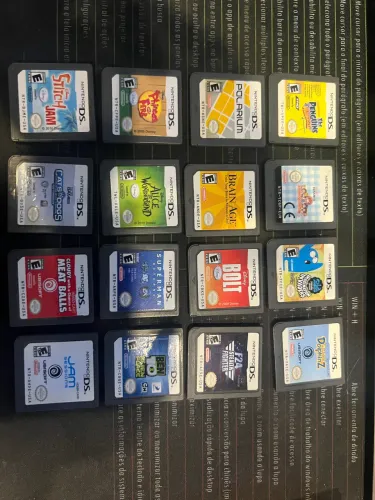 Lote de 16 jogos de Nintendo DS + Case