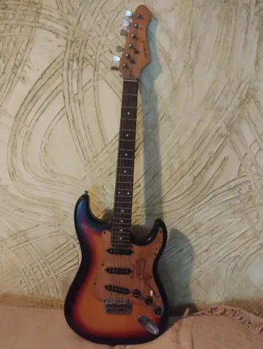 Guitarra elétrica em excelente estado