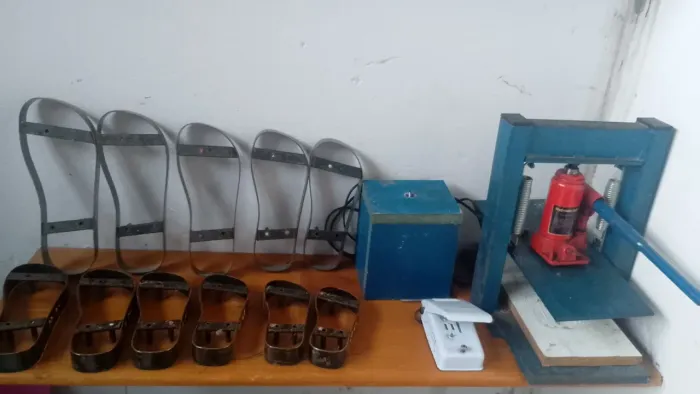 Máquina de corta sandalia