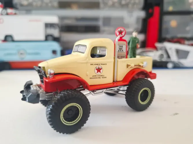 Miniatura 1:64 Dodge Ton 4x4 Militar- Raridade!!!