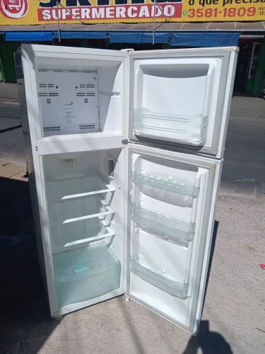 Geladeira dúplex 800 reais