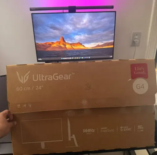 Monitor LG UltraGear 24'' IPS 144Hz Full HD - Caixa e NF - Impecável