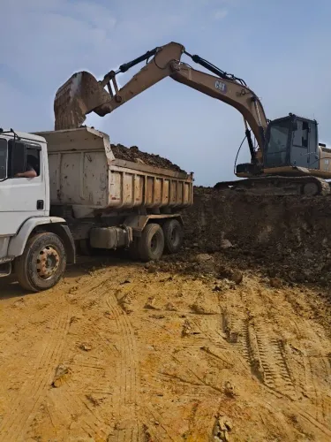 Escavadeira cat 313d2l