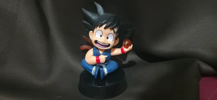 Goku Criança com Esfera do Dragão - Dragon Ball