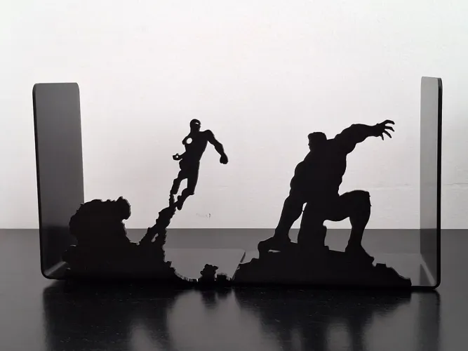Aparador de Livro Marvel