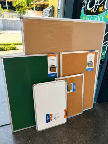 Quadro branco, feltro e cortiça