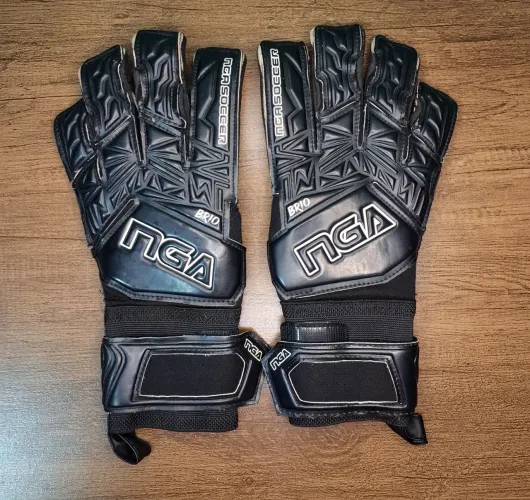 Luva de Goleiro NGA Brio, Preta 9