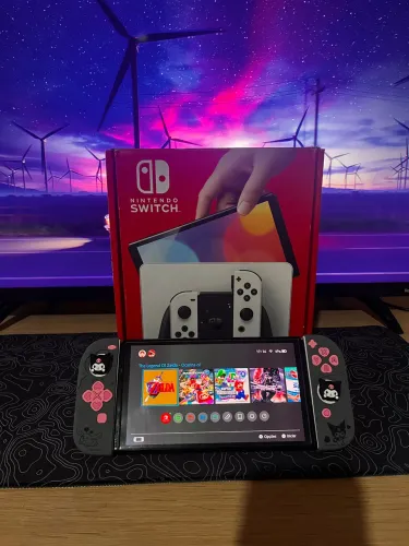 Nintendo Switch Oled Desbloqueado com caixa + acessórios + capinhas pra JoyCon e Dock.
