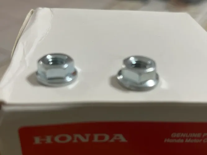 Porca com flange 8 mm Honda original