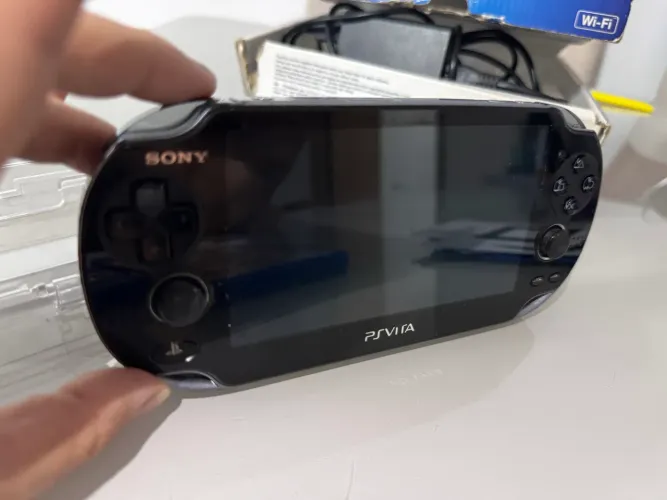 Ps Vita Desbloqueado Com Acessórios