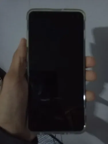 Galaxy S10+ (inclui a capinha mas posso enviar sem se preferir)