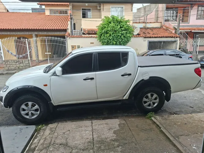 Mitsubishi L200 Triton HPE 3.2 CD TB Int.diesel AUT 2013