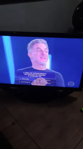 Tv CCE 24 polegadas digital 12vts serve para carro caminhão e casa