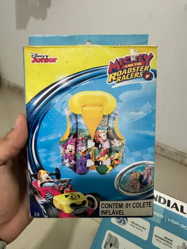 Colete inflável da turma do Mickey