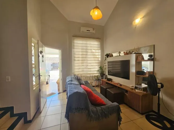 ABAIXOU O PREÇO Casa a venda prox. a Av. Mandacaru, Maringá PR, Jd. tropical