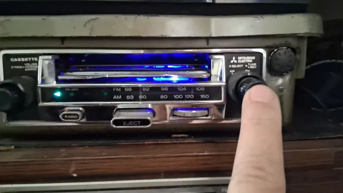 Auto rádio toca fitas mitsubishi rx77 