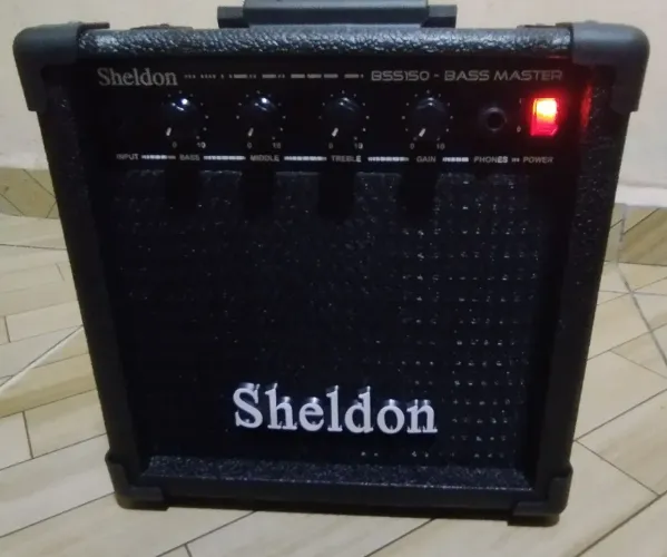 [Amplificador Sheldon BSS150: Excelente Estado e Pronto para Tocar!]