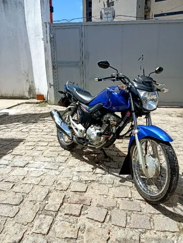 Moto Extra de verdade, no ponto de transferi. Revisões todas em dias sem nada pra fazer.