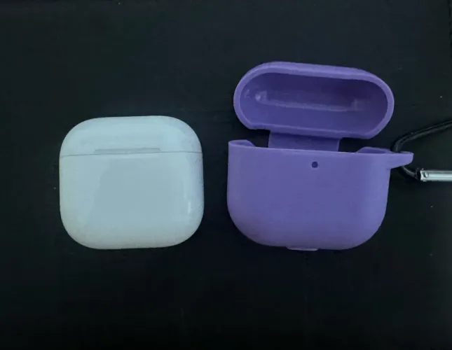 AirPods 4 com cancelamento de ruído