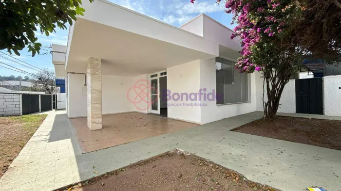 Casa comercial para LOCAÇÃO localizada na VILA LIBERDADE, em Jundiaí/SP.