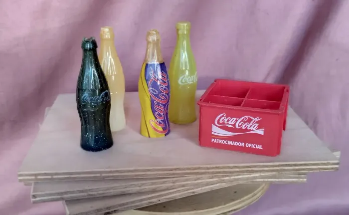 Mini garrafinhas com engradado da Coca Cola Olimpíadas 2004