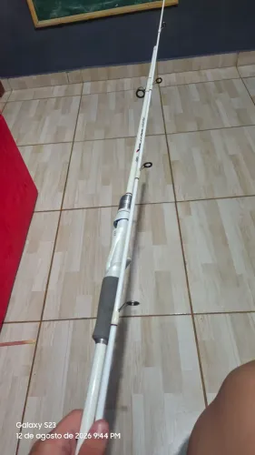 Vara de pesca para carretilha joyfox 1.80M de carbono e fibra de vidro branca.