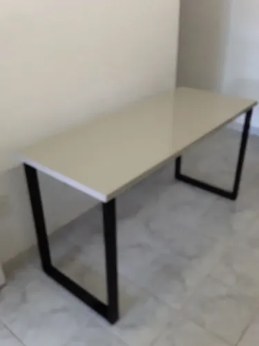 Mesa escrivaninha nova mdf brilhante 1,50 metros preço só  quinta-feira 